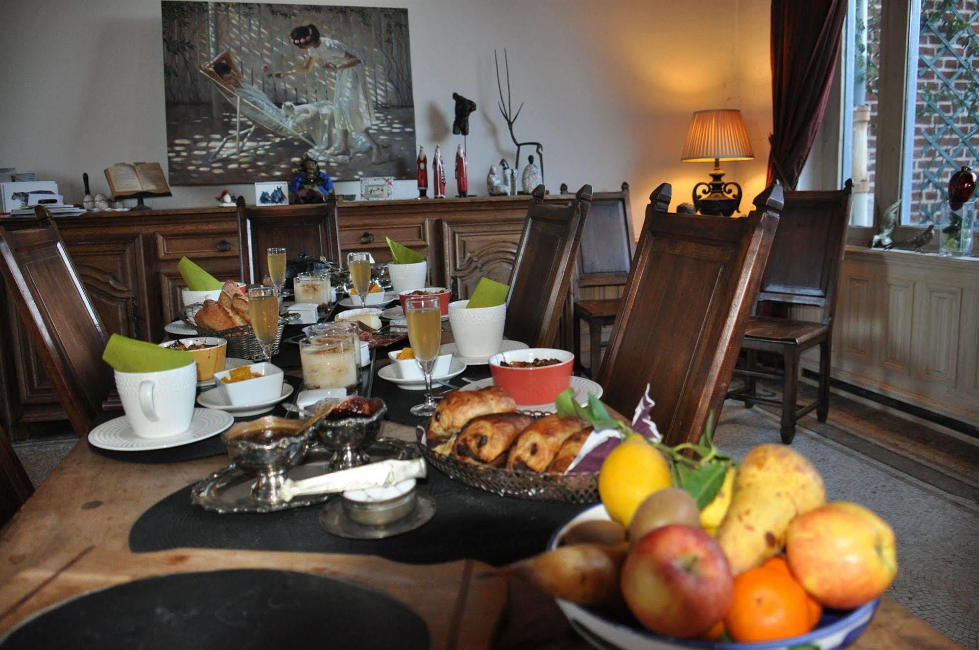 Le Chateau Des Ormes Bed & Breakfast Lambersart Exterior photo