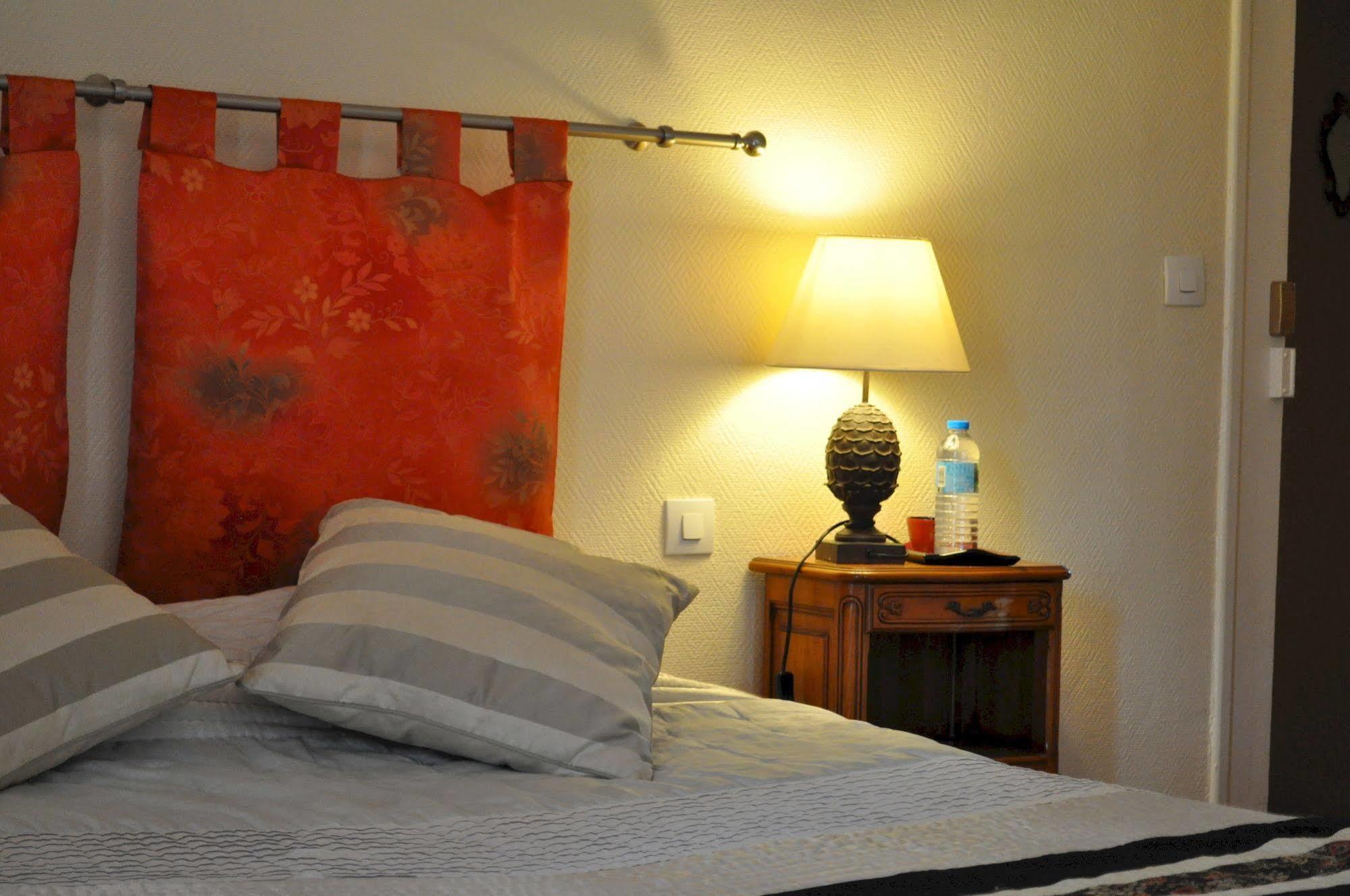 Le Chateau Des Ormes Bed & Breakfast Lambersart Exterior photo